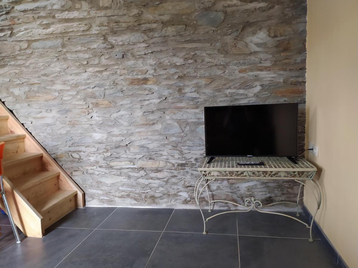 Gite De Charme Rosardenne Vaux-sur-Sure Exterior photo